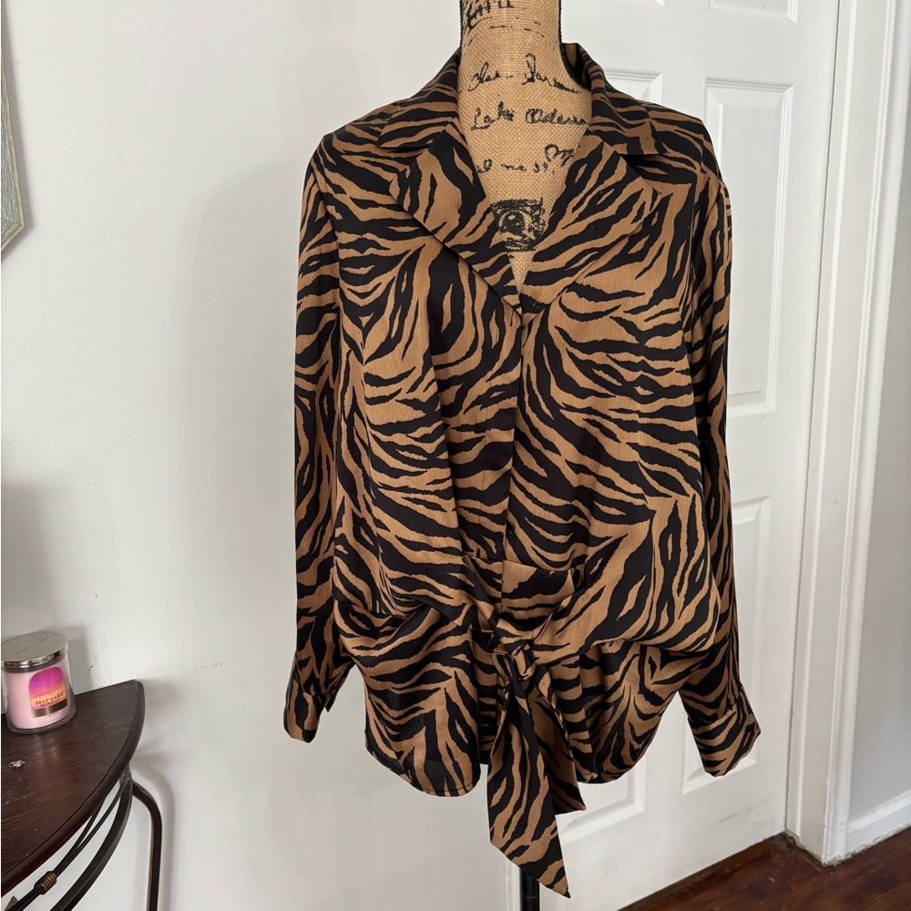 Jones‎ New York Animal Print Blouse